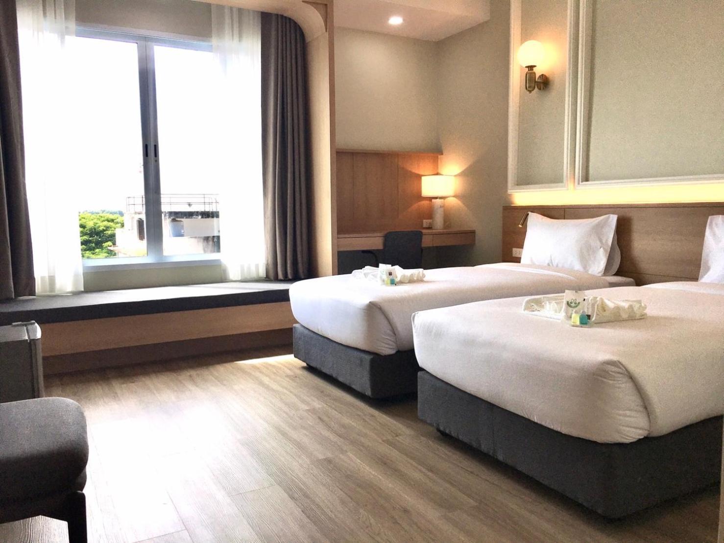 Mayflower Grande Suite Hotel ピサヌローク エクステリア 写真
