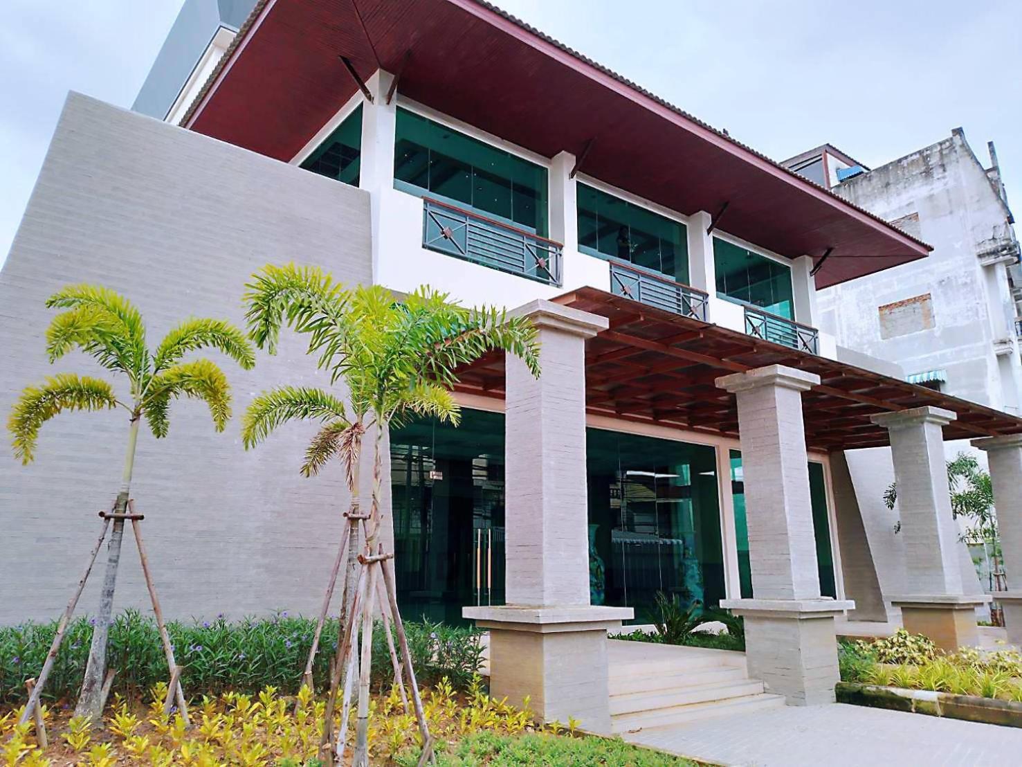 Mayflower Grande Suite Hotel ピサヌローク エクステリア 写真